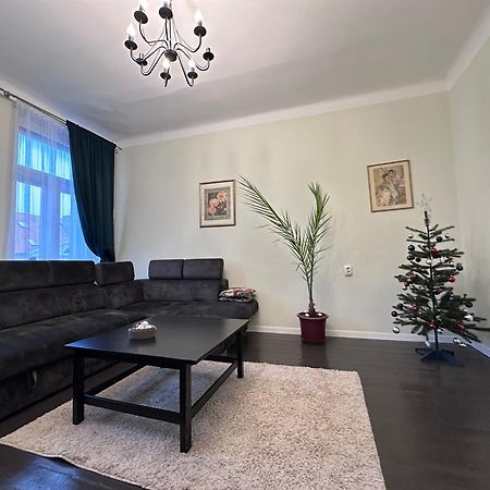 Classy Green Old Town Apartment Klaipėda Eksteriør bilde