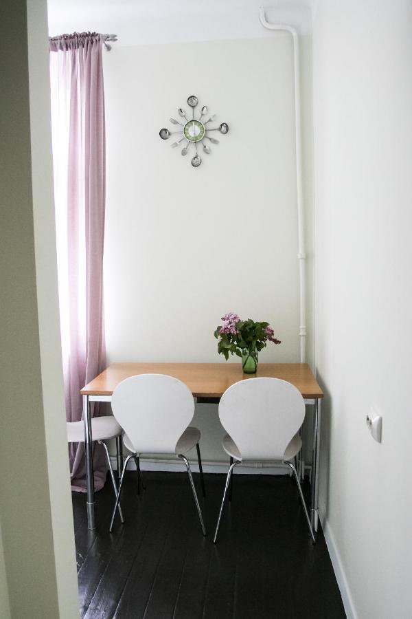 Classy Green Old Town Apartment Klaipėda Eksteriør bilde