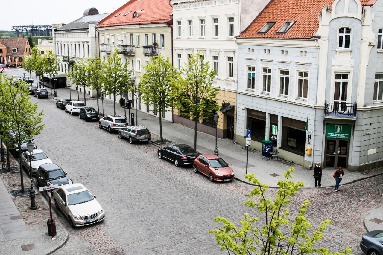Classy Green Old Town Apartment Klaipėda Eksteriør bilde