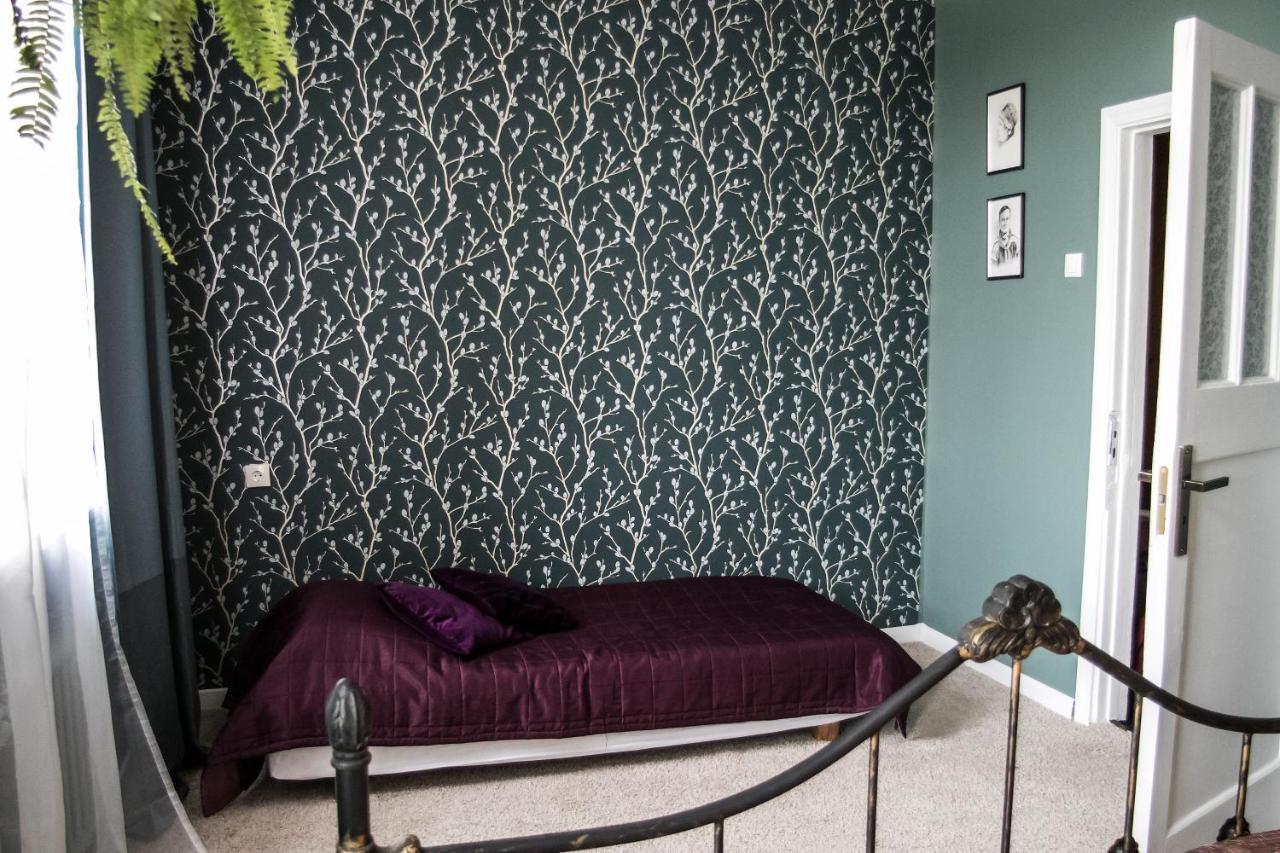 Classy Green Old Town Apartment Klaipėda Eksteriør bilde